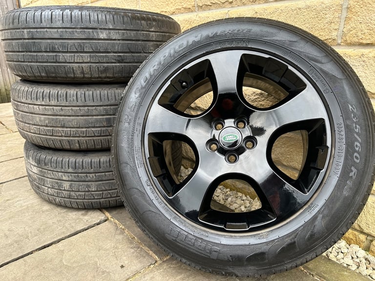 image for Range Rover Evoque / Freelander 2 / Discovery Sport Powdered Black 18” Alloy Wheels & Pirelli’s!