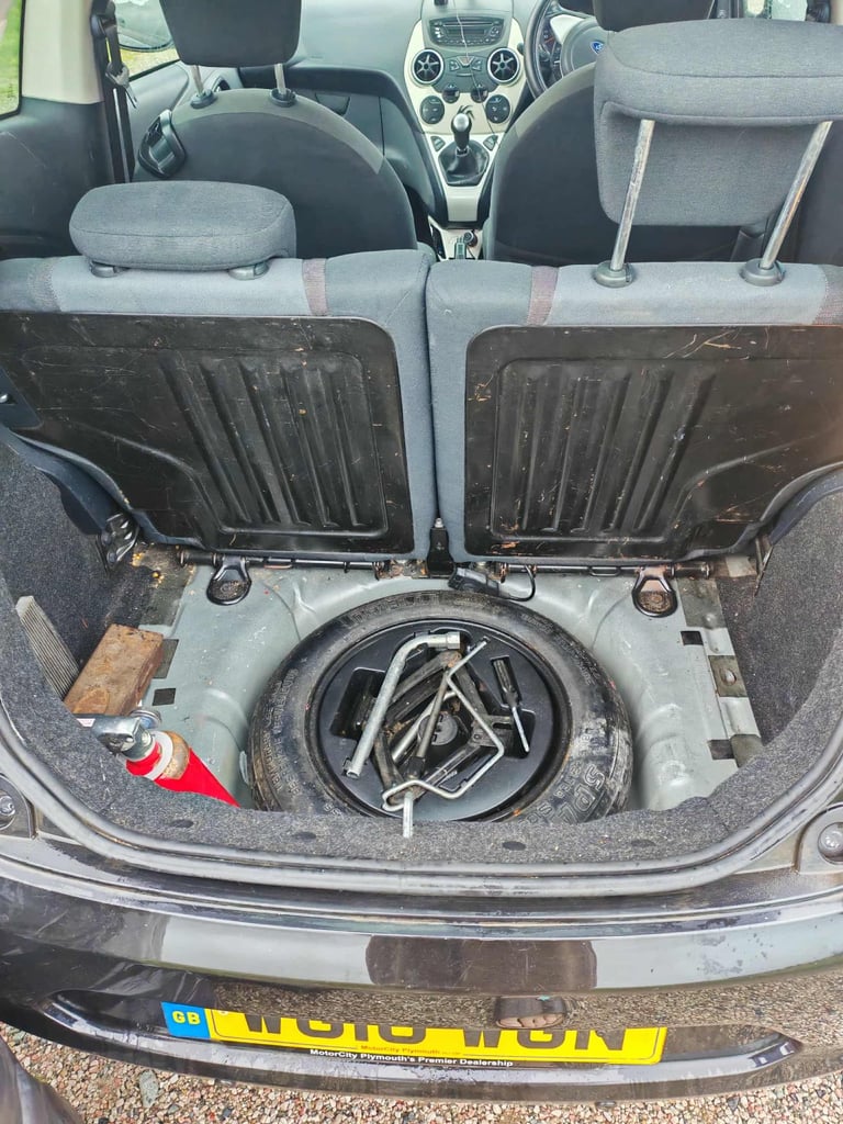 Ford, KA, Hatchback, 2010, Manual, 1242 (cc), 3 doors