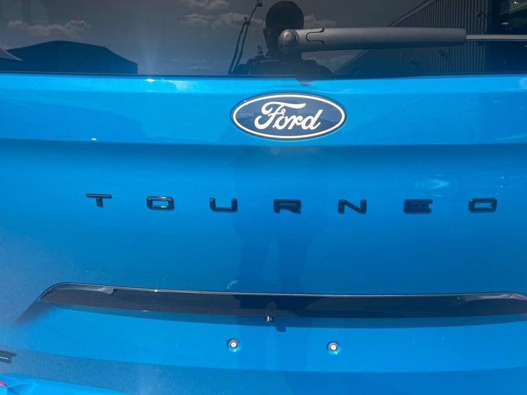 2025 Ford Tourneo Custom E-Tourneo Custom Titanium X Bus M1 340 L1 65kWh 160kw 218 RWD 1 Speed Au...