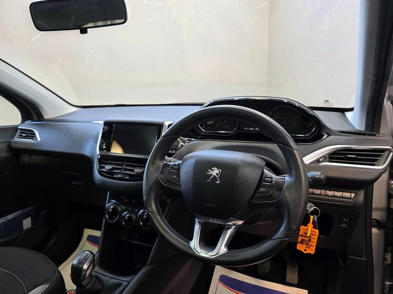 2015 Peugeot 208 1.4 HDi Style Euro 5 5dr HATCHBACK Diesel Manual