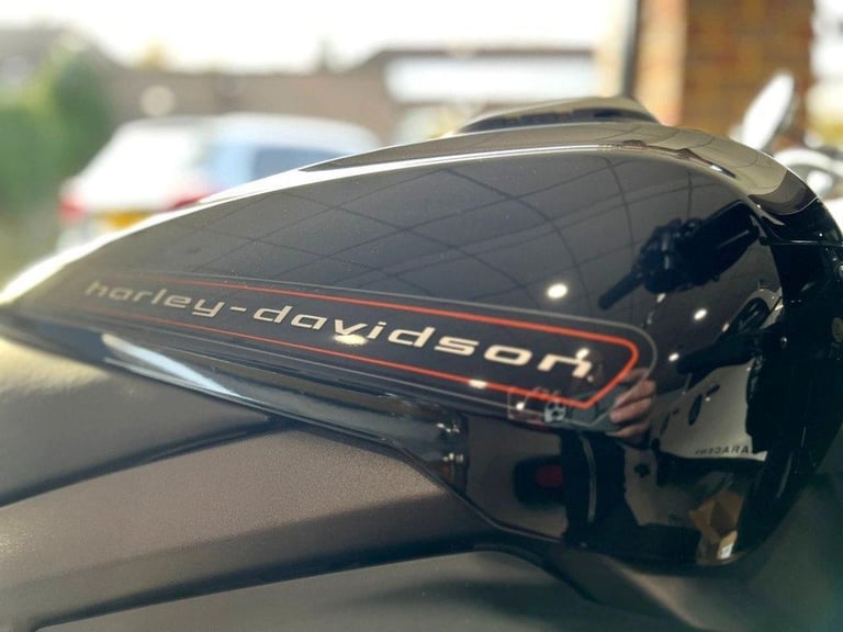 HARLEY-DAVIDSON LIVEWIRE EV TAX DEDUCTIBLE. IMMACULATE BIKE. VERY LOW MILEAGE