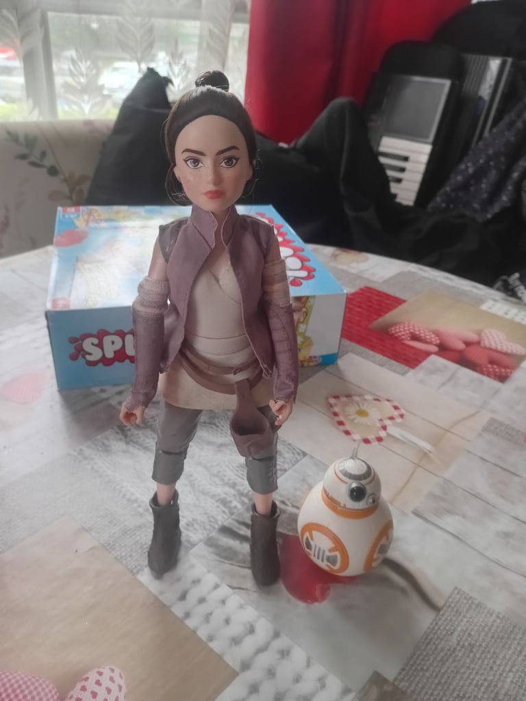 image for GIFT,STAR WARS RAY DOLL & BB8 SET