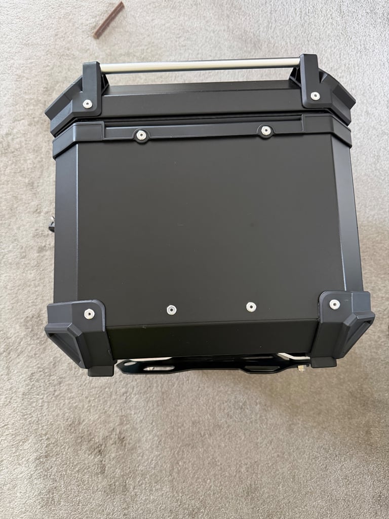 Top box in Aluminium, brand new, black, 45 litres