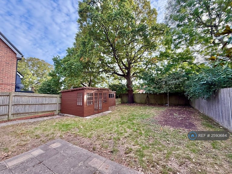 4 bedroom house in Abbess Way, Waterlooville, PO7 (4 bed) (#2593684)