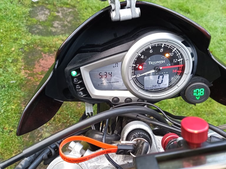 Triumph, STREET, 2009, 675 (cc)