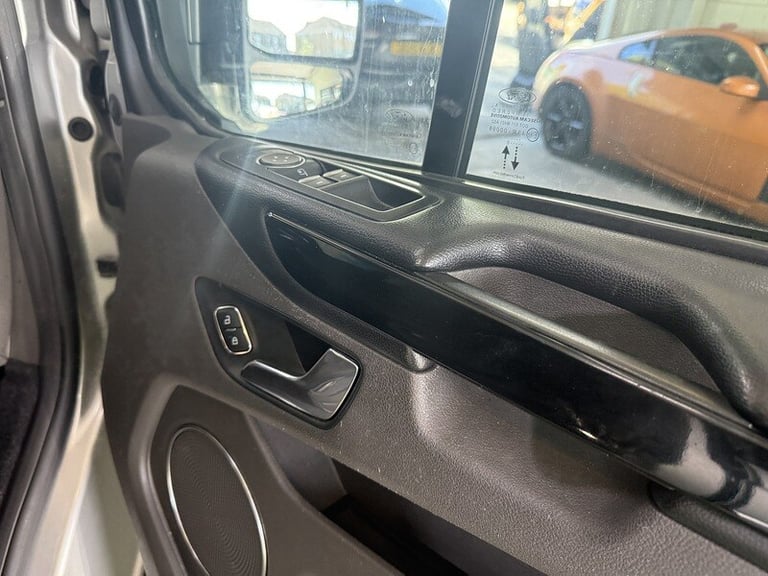 2020 Ford Tourneo Custom 2.0 320 EcoBlue Titanium Minibus Double Cab 5dr Diesel Auto L2 Euro 6 (s...