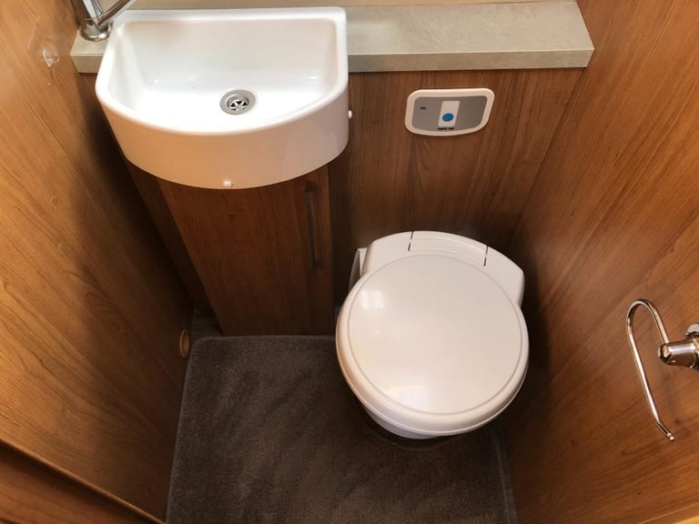 2016 AUTO-TRAIL COMANCHE FRONTIER 4 BERTH MOTORHOME