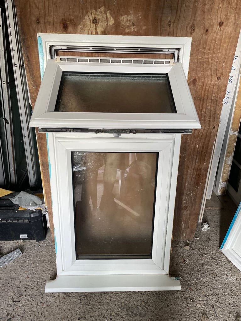 H 117.5 x W 60 cm - BEAUTIFUL MODERN INSULATED ALUMINUM WINDOW - OBSCURE GLASS BATHROOM (REF: SJ420)