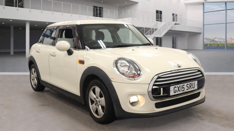 image for 2015 MINI Hatch 1.5 Cooper Euro 6 (s/s) 5dr HATCHBACK Petrol Manual