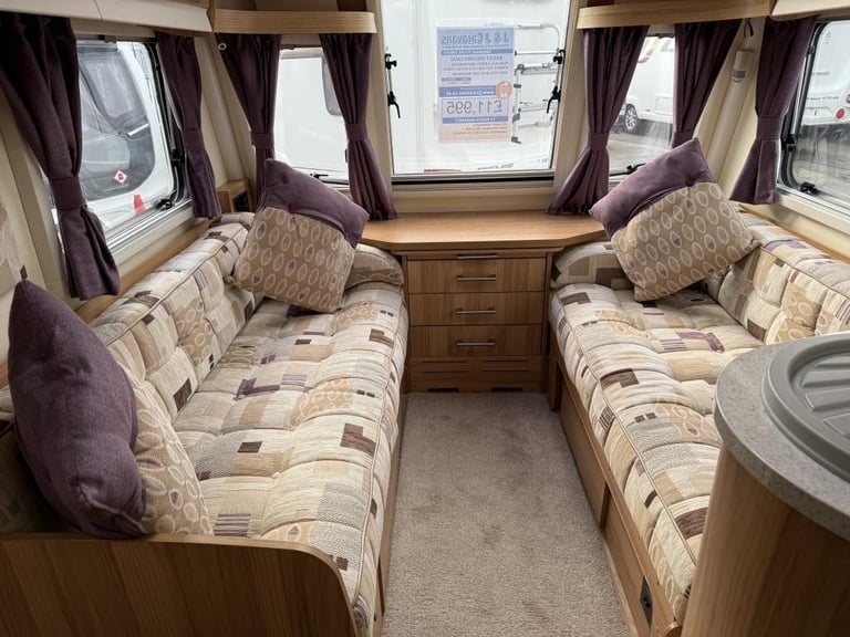 2014 BAILEY UNICORN CADIZ 4 Berth Fixed single beds Motor mover