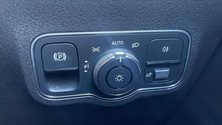 2022 Mercedes-Benz GLB GLB 200 AMG LINE EXECUTIV Estate Petrol Automatic