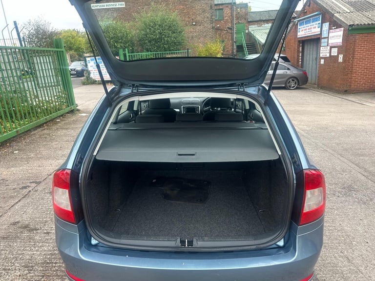 2011 Skoda Octavia 1.6 MPI SE Euro 5 5dr ESTATE Petrol Manual