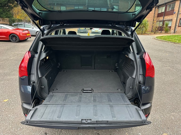 Peugeot, 3008, Hatchback, 2013, Manual, 1560 (cc), 5 doors