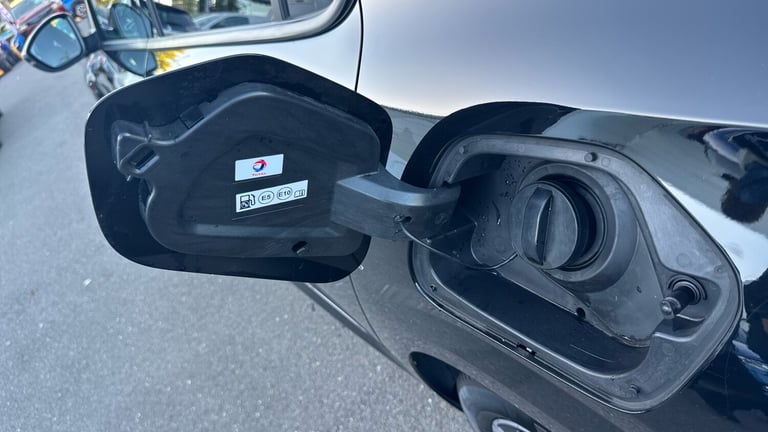 2022 Peugeot 208 1.2 PureTech Allure Premium Hatchback 5dr Petrol EAT Euro 6 (s/s) (100 ps) Hatch...