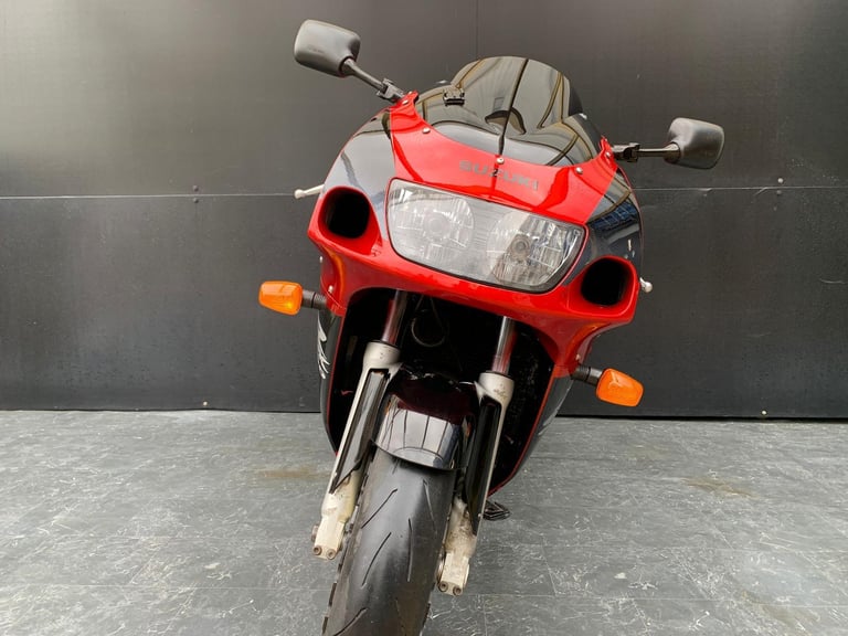 SUZUKI GXSR 600 S-RAD 1999 LOW MILEAGE LOVELY CONDITION