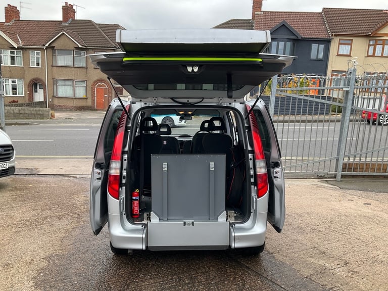 2006 Mercedes-Benz Vaneo 1.9 PETROL AMBIENTE WHEELCHAIR ACCESS VEHICLE MPV Petrol Manual