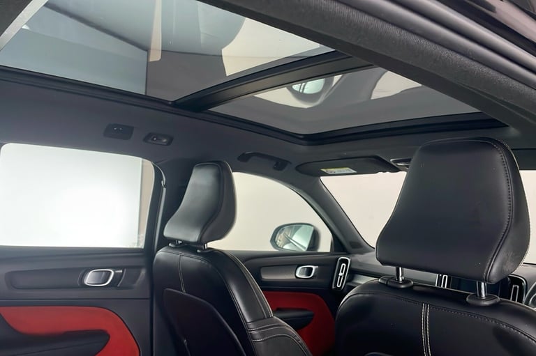  Volvo Xc40 2.0 T4 R Design Suv 5dr Petrol Auto Euro 6 s/s 190 Ps Petrol