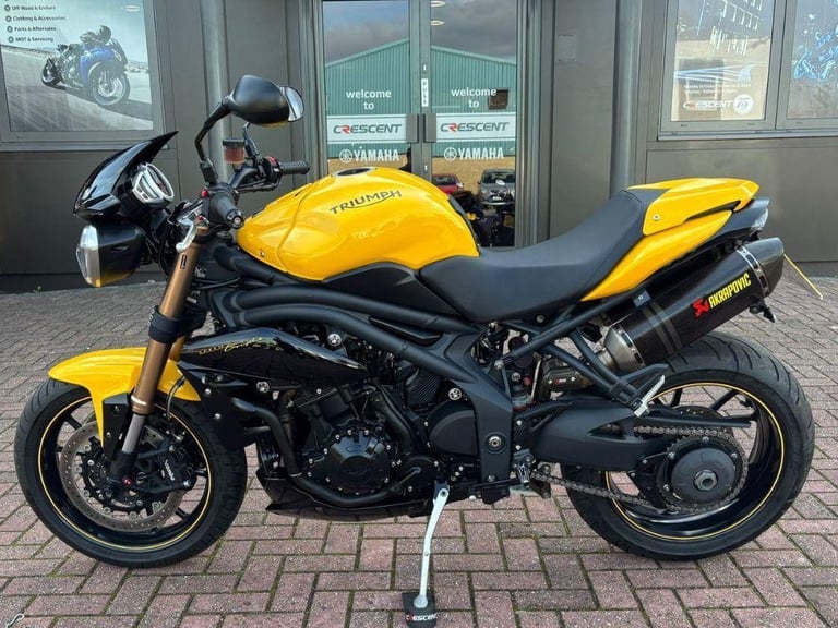 2015 TRIUMPH SPEED TRIPLE 1050 - TWIN AKRA'S - 6 STAMPS - 12 MONTHS MOT