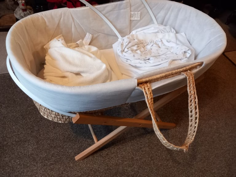 'REDUCED'Moses basket, stand and bedding complete.