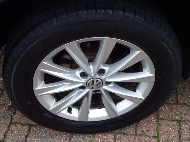 2012 Volkswagen Tiguan 2.0 TDi BlueMotion Tech SE 5dr DSG ESTATE DIESEL Automatic