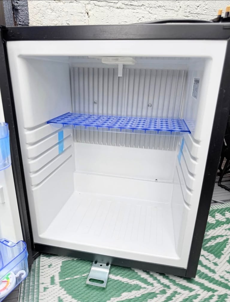 image for Smad 12v fridge - campervan/motorhome suitable