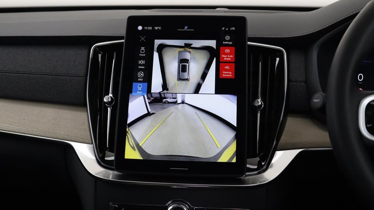 2025 Volvo XC90 B5 (P) AWD Plus Dark (Sunroof, Harman Kardon Sound, 360 Camera, BLIS) ESTATE Petr...