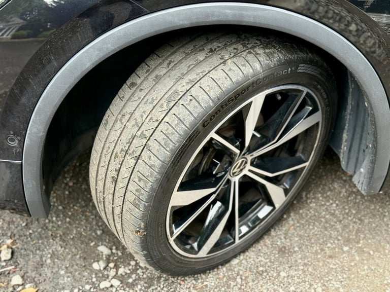 2023 Volkswagen TIGUAN R- Line Pan/r Cameras Full Service History heated steering