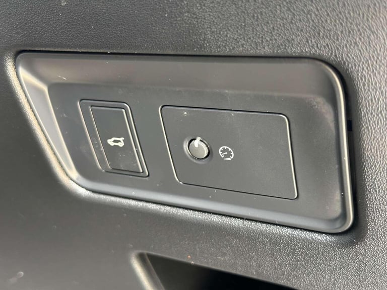 LAND ROVER DISCOVERY 3.0 SD V6 HSE Auto 4WD Euro 6 (s/s) 5dr 2020