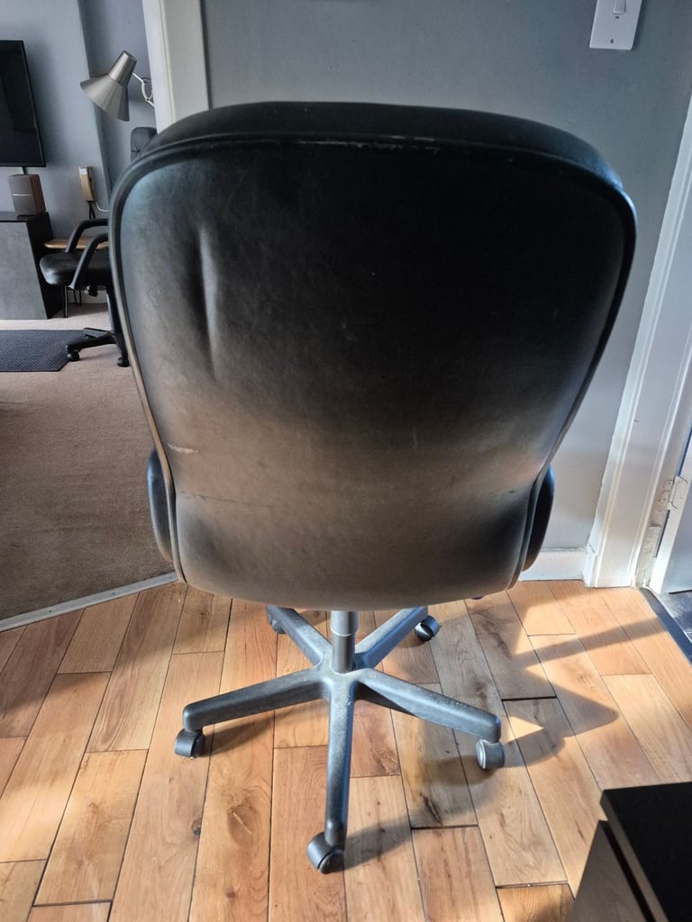 Executive Premium Leather Desk Chair 