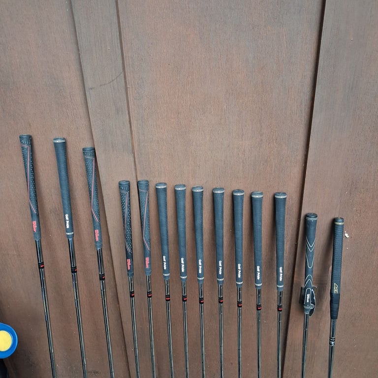 Full Set of Mens Golf Clubs - Wilson 1200 Gear Effect Mid Size 