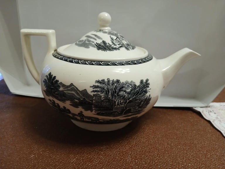 Rare Vintage Wedgwood Lugano Teapot