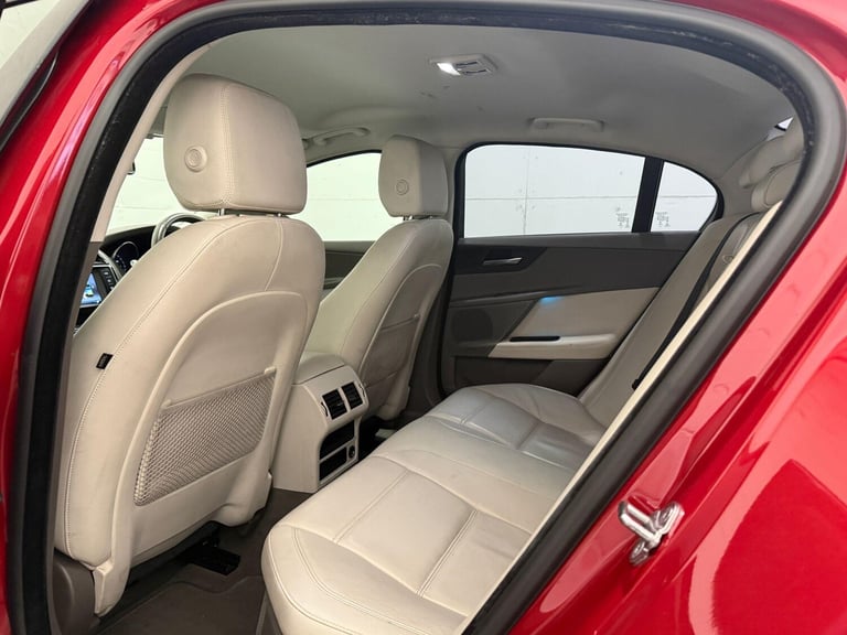 2015 Jaguar XE 2.0 GTDi Prestige Auto Euro 6 (s/s) 4dr SALOON Petrol Automatic