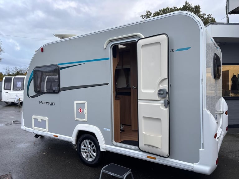 BAILEY PURSUIT 400-2 LIGHT WEIGHT CARAVAN WITH AUTO MOVER ..............NOW SOLD