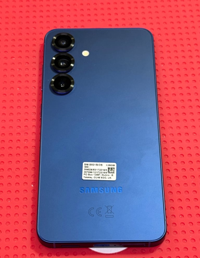SAMSUNG S25 UNLOCK 128GB LIKE NEW PHONE ONLY NO BOX COMES WITH SHOP WARRANTY AND RECEIPT 🧾 