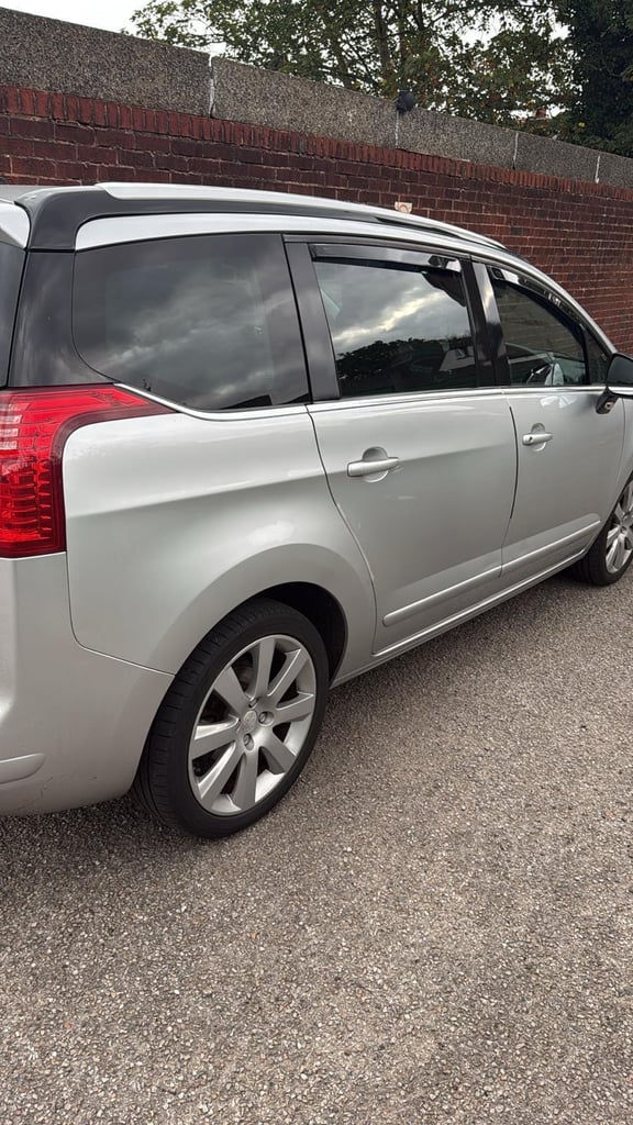 Peugeot, 5008, MPV, 2016, Semi-Auto, 1560 (cc), 5 doors