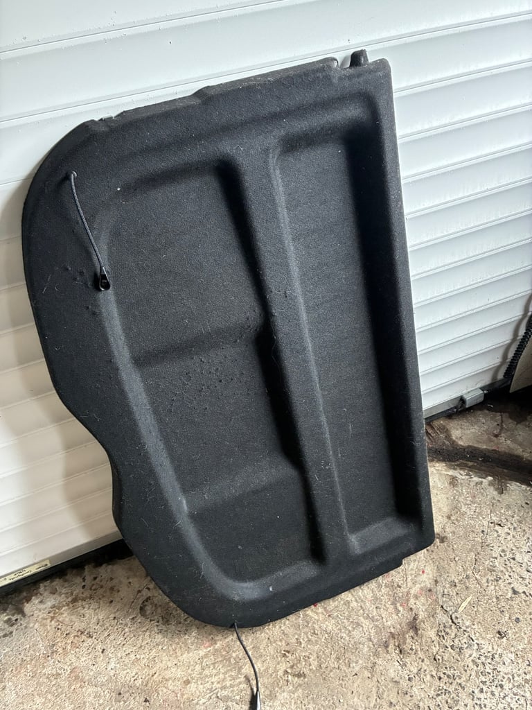 2017 Nissan Qashqai parcel shelf