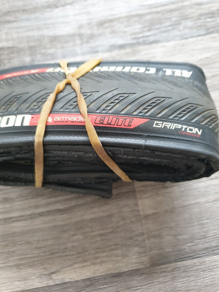 700 x 25 mm road bike tyre Specialized Armadillo Elite All condition. 700c tyre