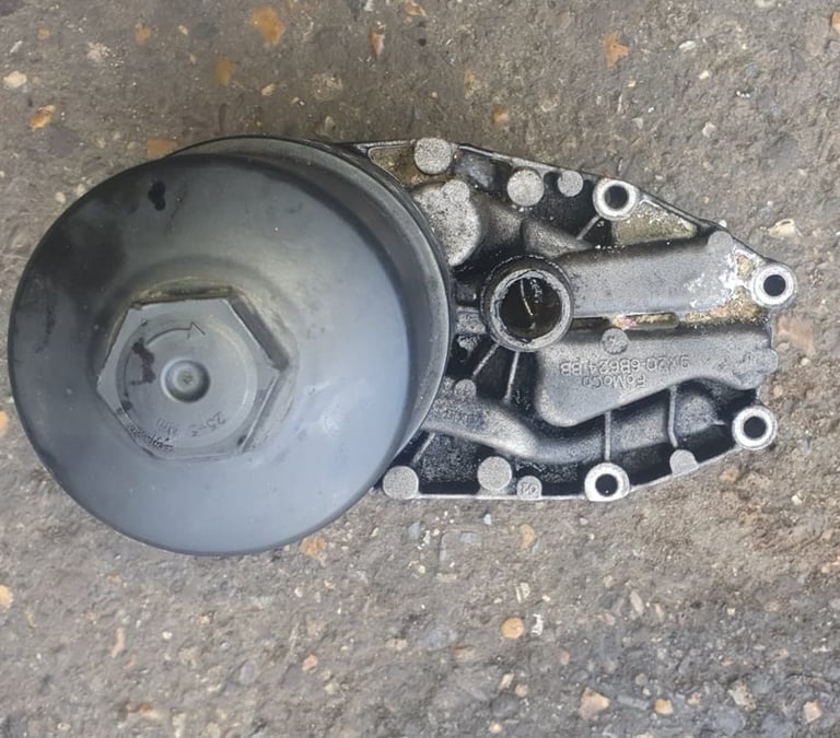Land Rover Discovery 4 3.0 SDV6 Oil Cooler Housing 2014