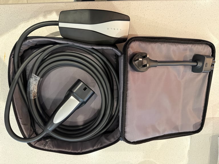 Tesla Car Mobile Charger New and Unused (UK Plug)