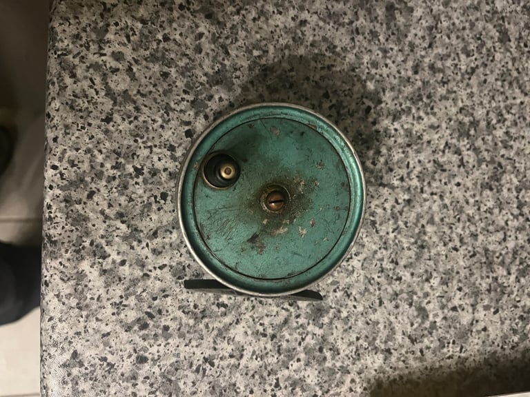 2x Vintage Shakespeare fly reels