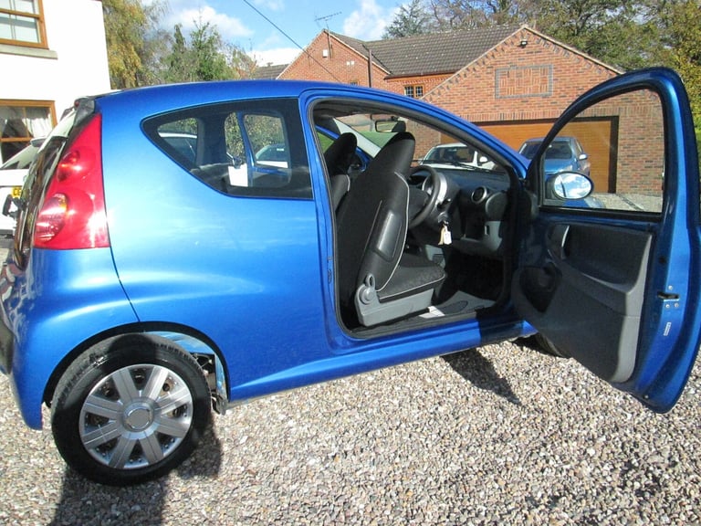 2011 Peugeot 107 1.0 Urban 3dr HATCHBACK Petrol Manual