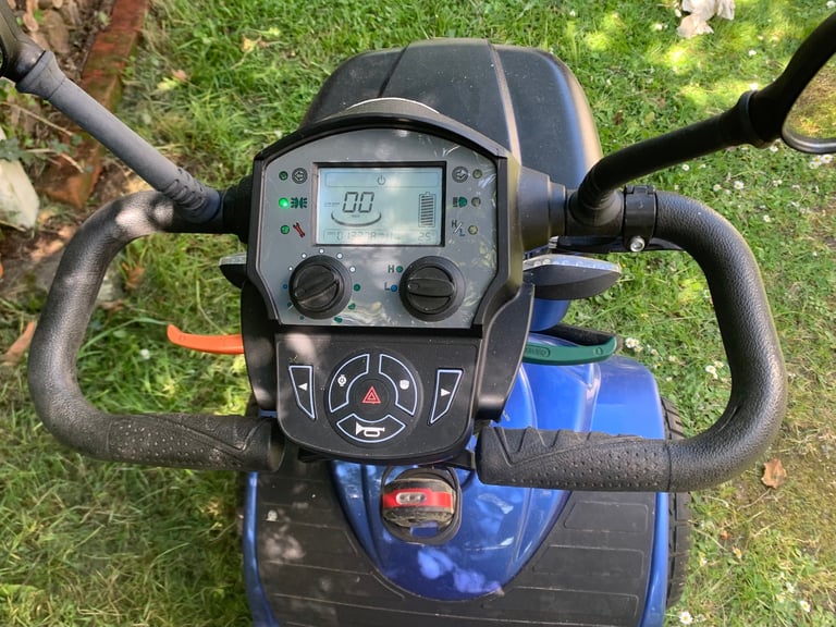 All Terrain Scooterpac Ignite Road Safe mobility scooter 8 mph Fast Hardly Used