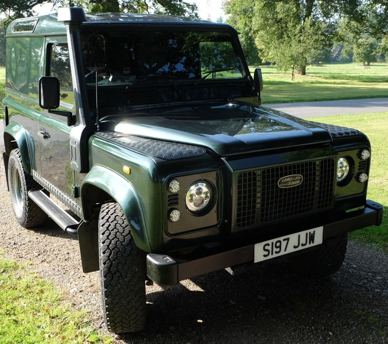 Land Rover Defender TD5 SWB diesel County (New galvanised chassis)