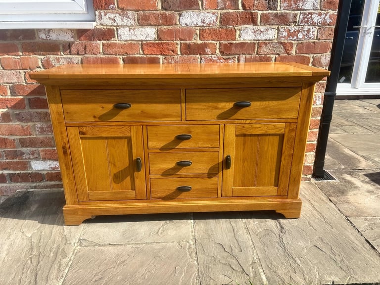 Large Rustic Solid Oak Sideboard - Excellent Condition 