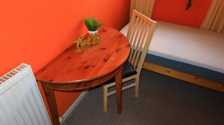 Clovenstone Park room for rent
