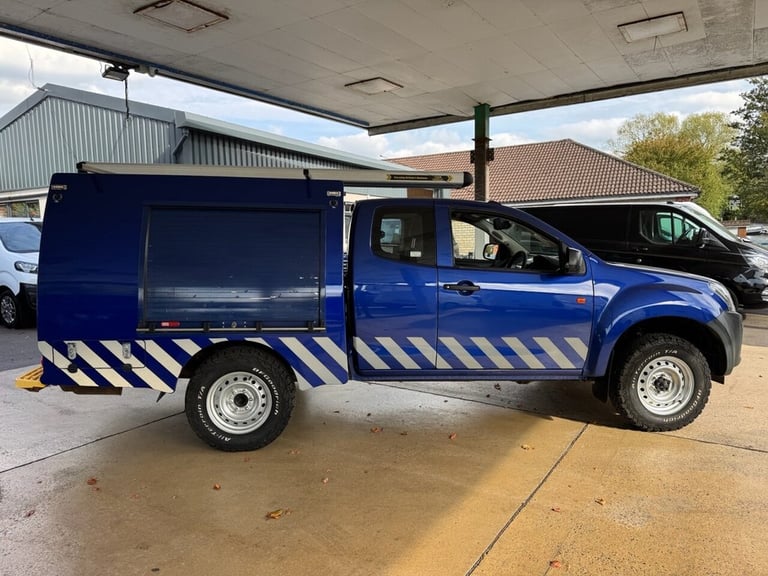 2019 69 ISUZU D-MAX 1.9TD EXTENDED CAB ROLLER SHUTTERS CAMERAS TOW PACK 4X4 EX E