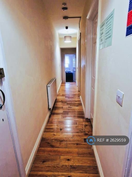 2 bedroom flat in Drummond Street, London, NW1 (2 bed) (#2629559)