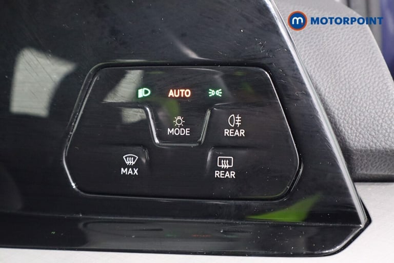 2022 Volkswagen Golf 1.5 TSI 150 Life 5dr Hatchback Petrol Manual