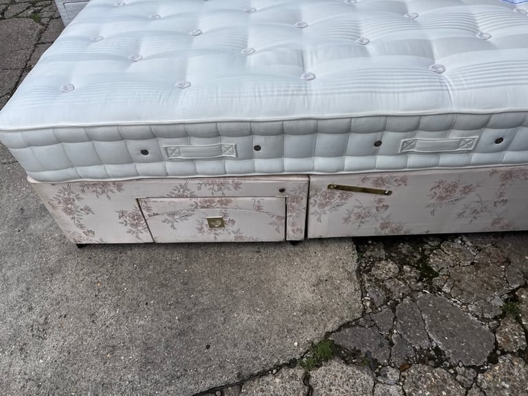 Hyponus Doube Bed and Mattress 