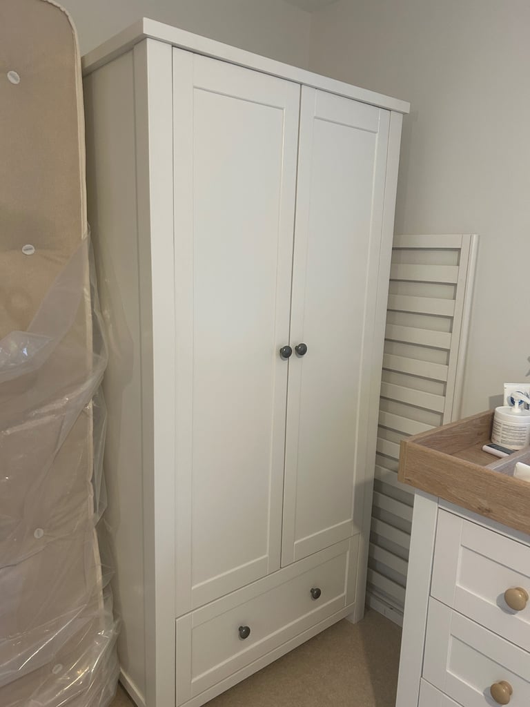 Silver Cross Nostalgia sleigh cotbed